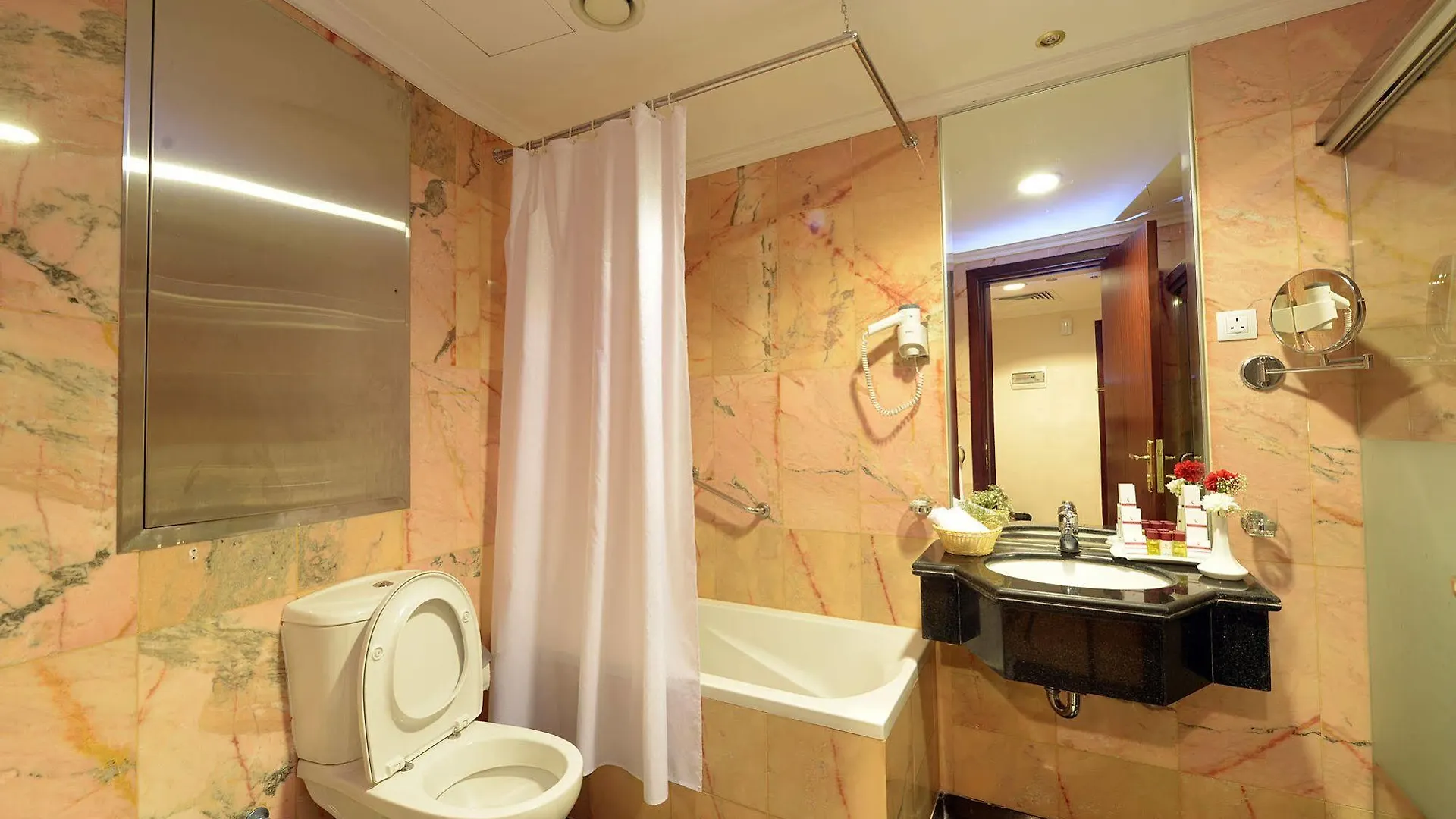 Deyar Al Eiman Hotel Medina 4*,